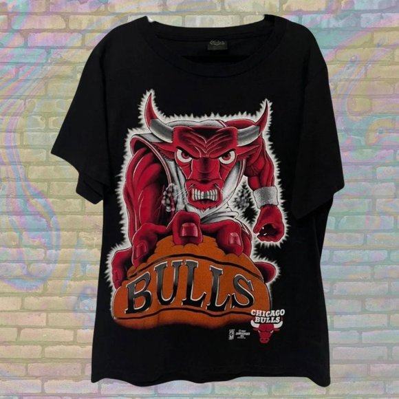 RARE Chicago Bulls NBA Licensed Glow in the Dark Raging Bull Vintage 90sT-shirt - Picture 1 of 5